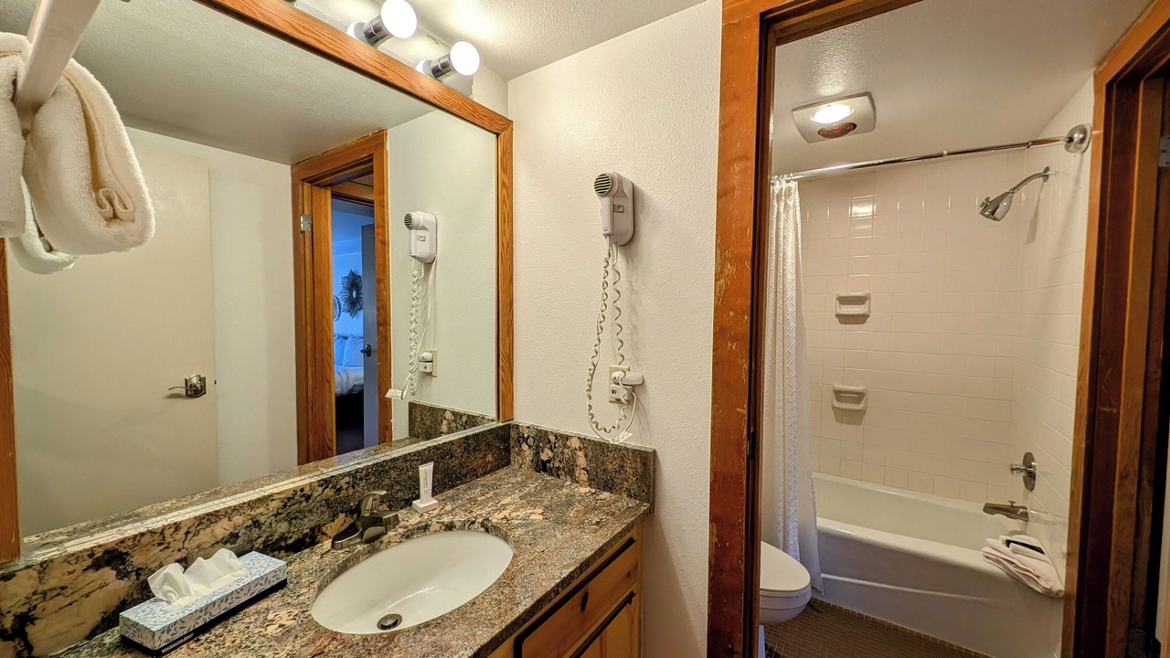 Photo of Bathroom in Lakeside Village
