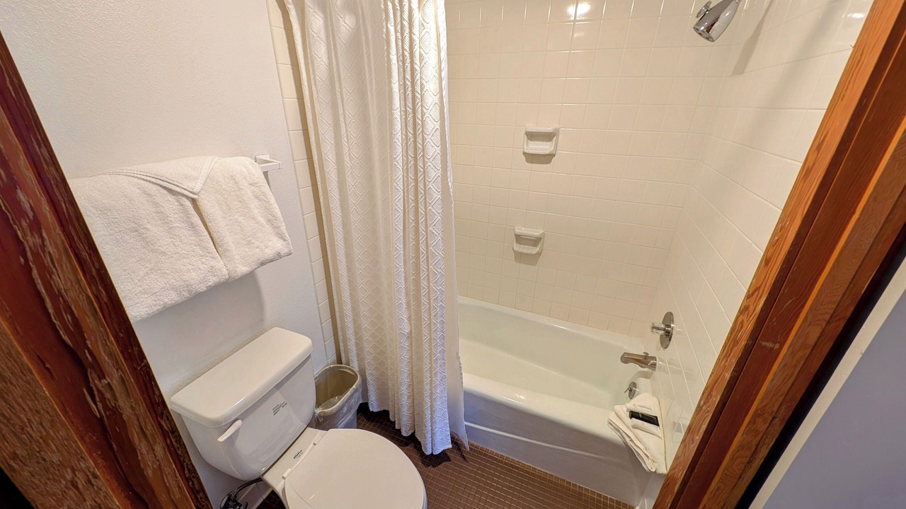 Photo of Bathroom in Lakeside Village