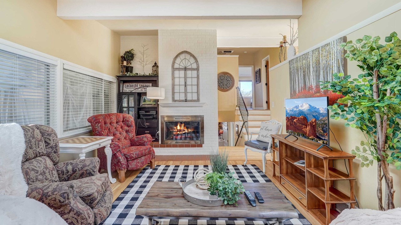 Photo of Livingroom in East Colorado Springs