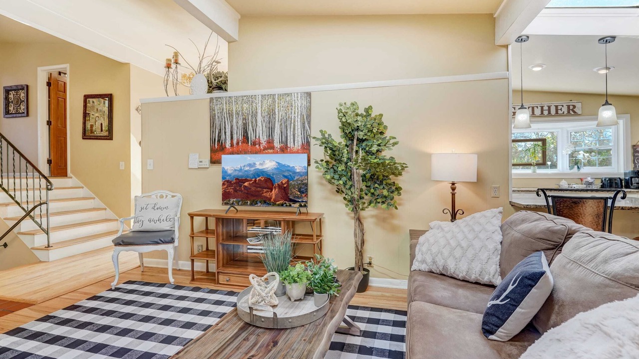 Photo of Livingroom in East Colorado Springs