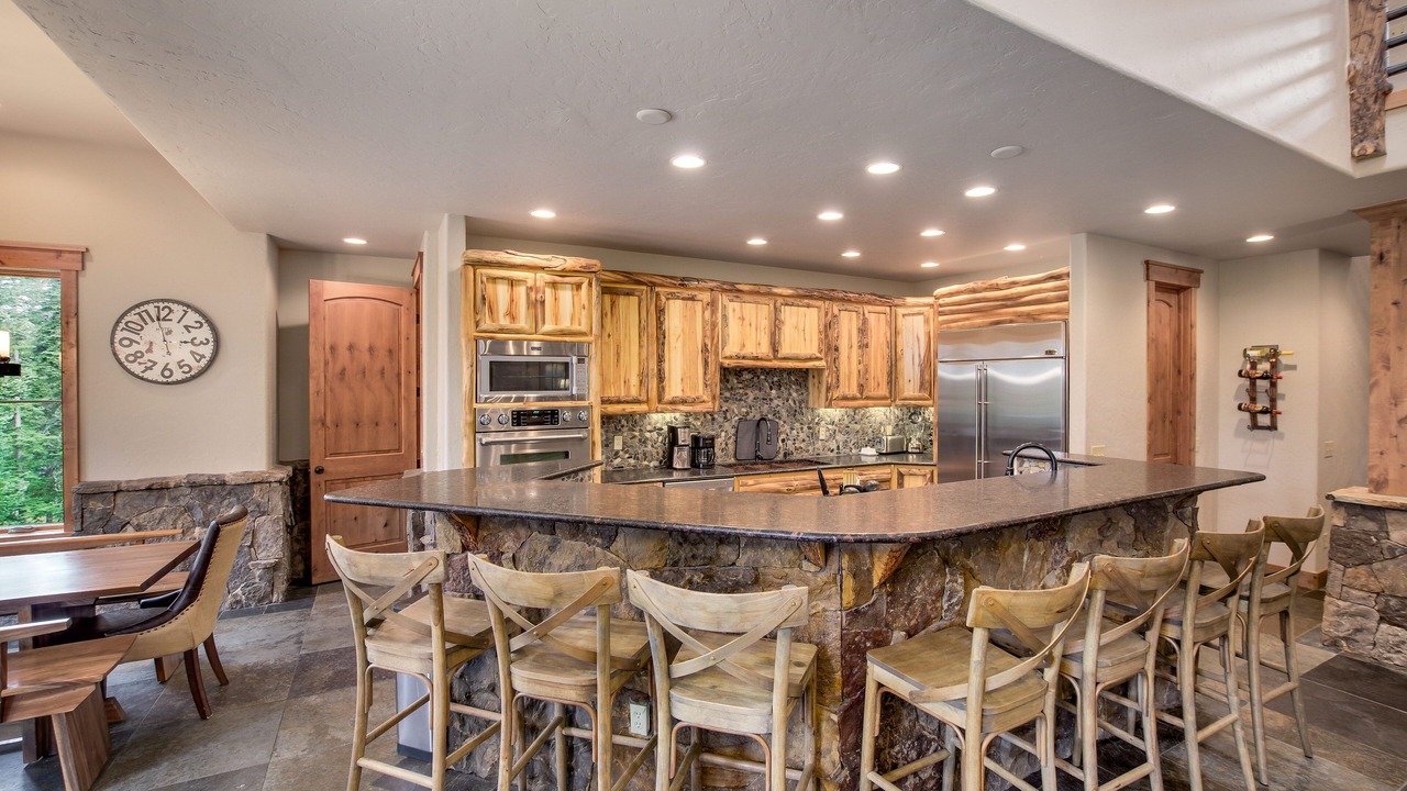 Photo of Kitchen in Peak 8