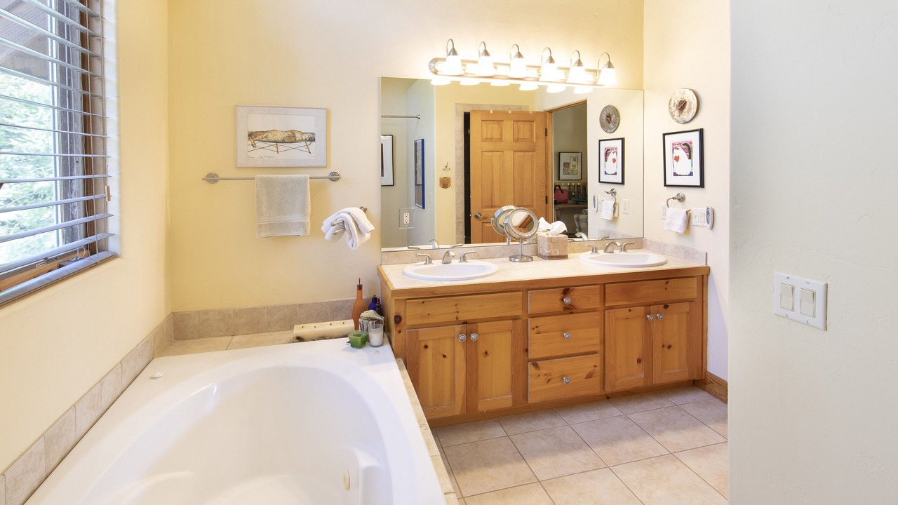 Photo of Bathroom in Carbondale