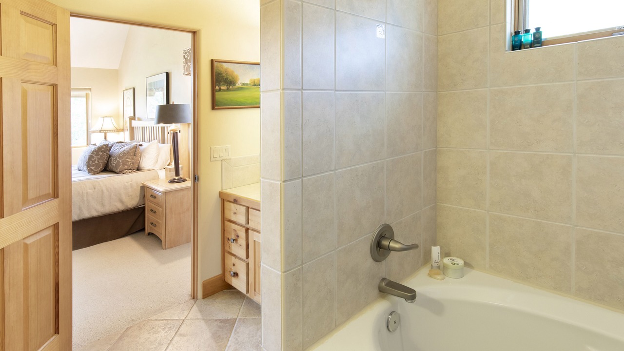 Photo of Bathroom in Carbondale