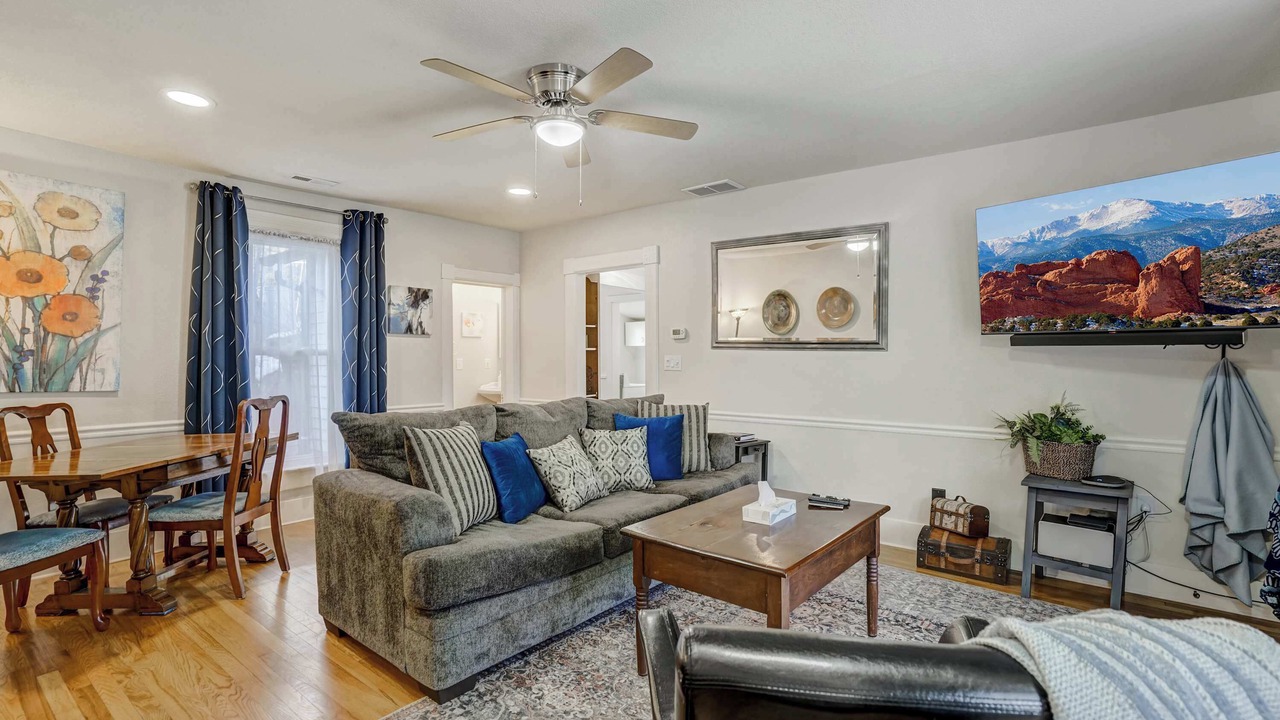 Photo of Livingroom in Manitou Springs
