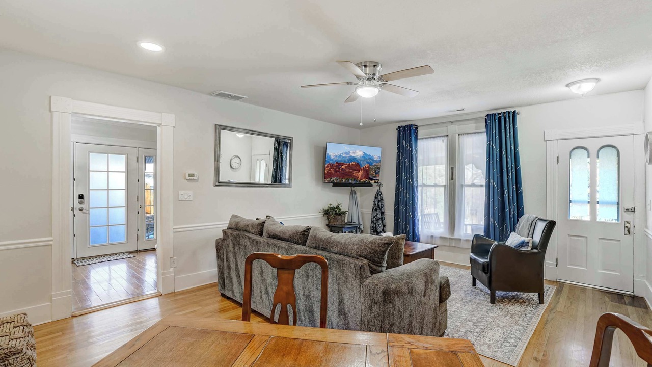 Photo of Livingroom in Manitou Springs