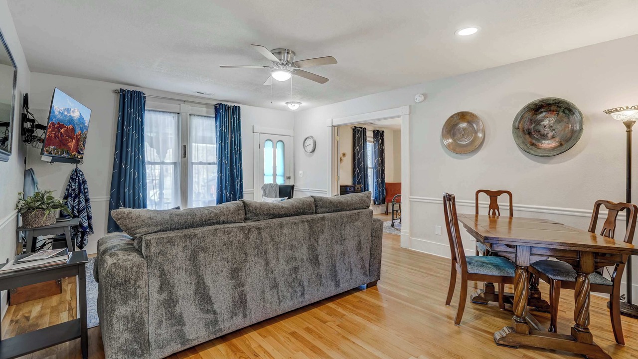 Photo of Livingroom in Manitou Springs