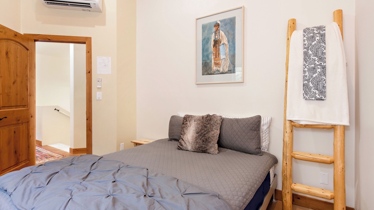 Photo of Bedroom in Glenwood Springs