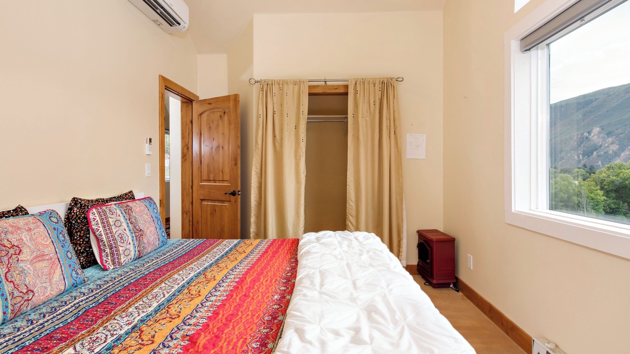 Photo of Bedroom in Glenwood Springs