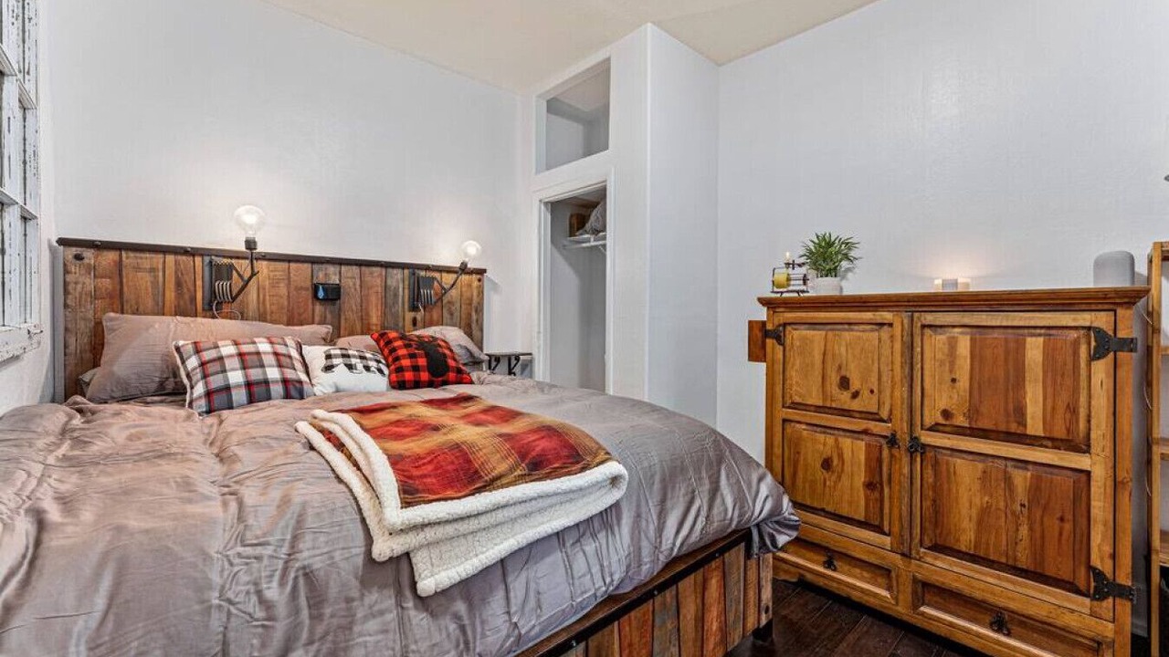 Photo of Bedroom in Curtis Park