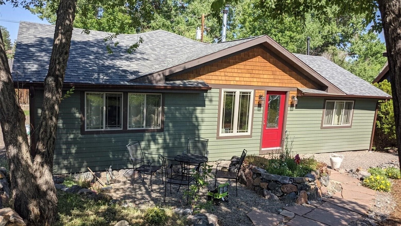 Photo of Outdoor in Golden