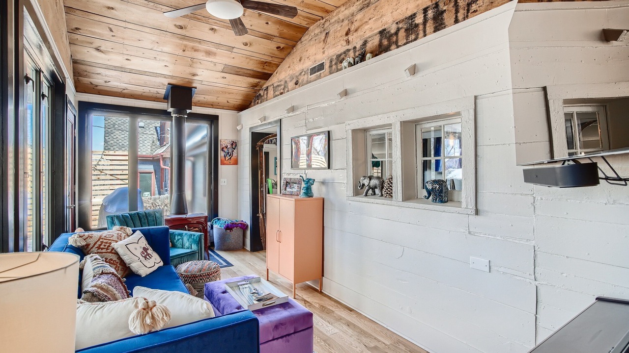 Photo of Livingroom in Golden