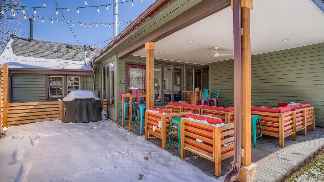 Photo of Outdoor in Golden
