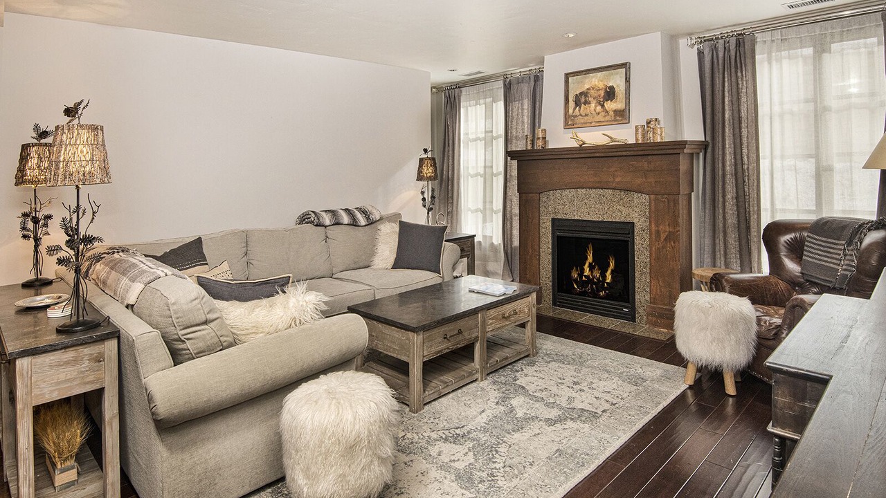 Photo of Livingroom in Avon