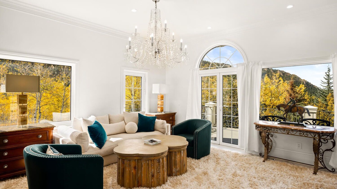 Photo of Livingroom in Knollwood