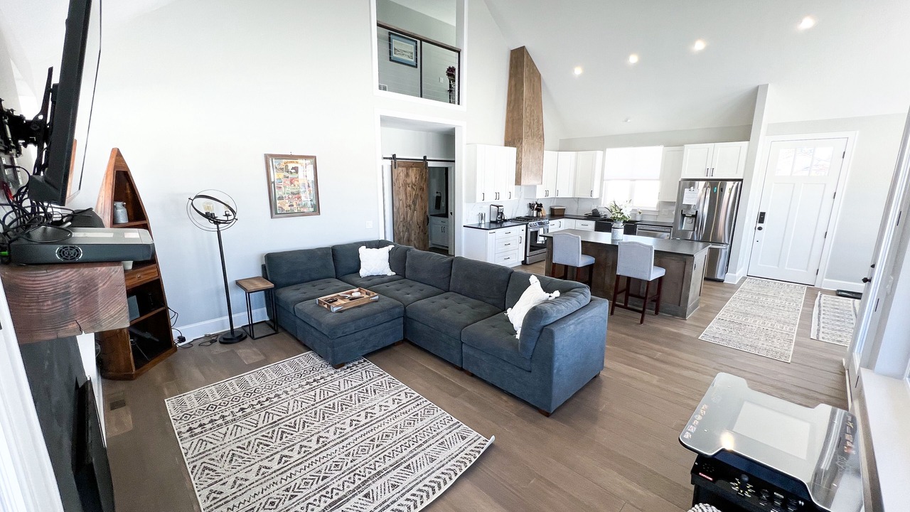 Photo of Livingroom in Lake Hatcher Park