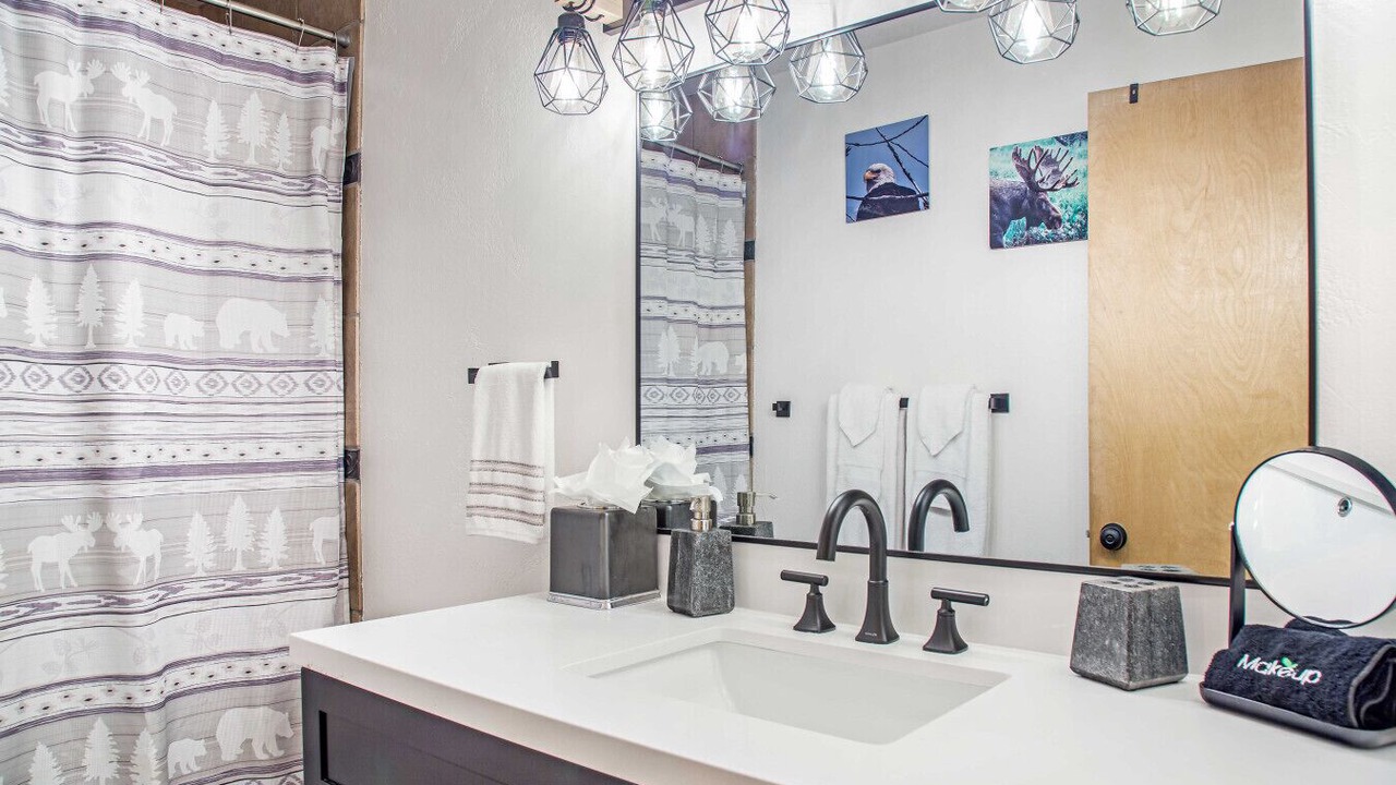 Photo of Bathroom in Carbondale