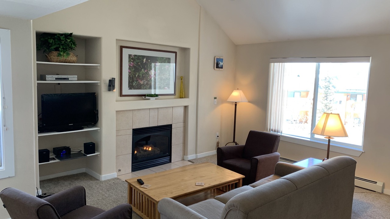 Photo of Livingroom in Summit Cove