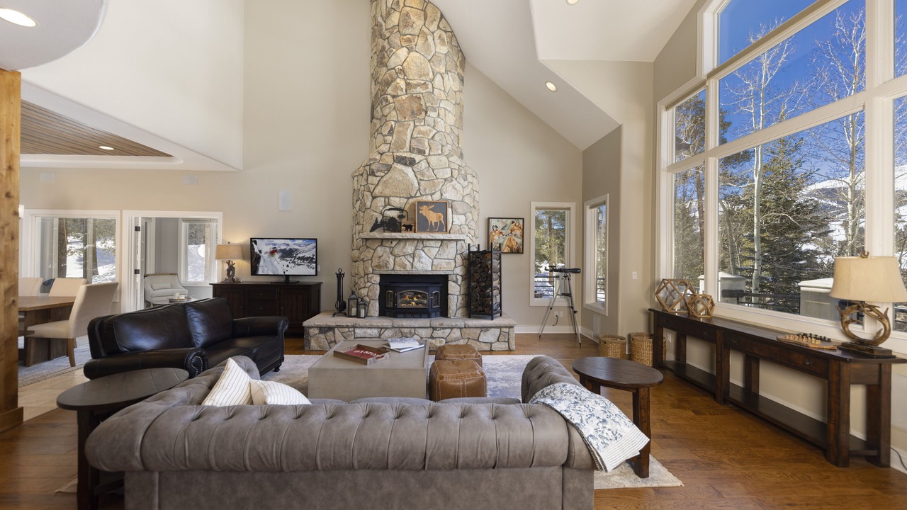 Photo of Livingroom in Historic District
