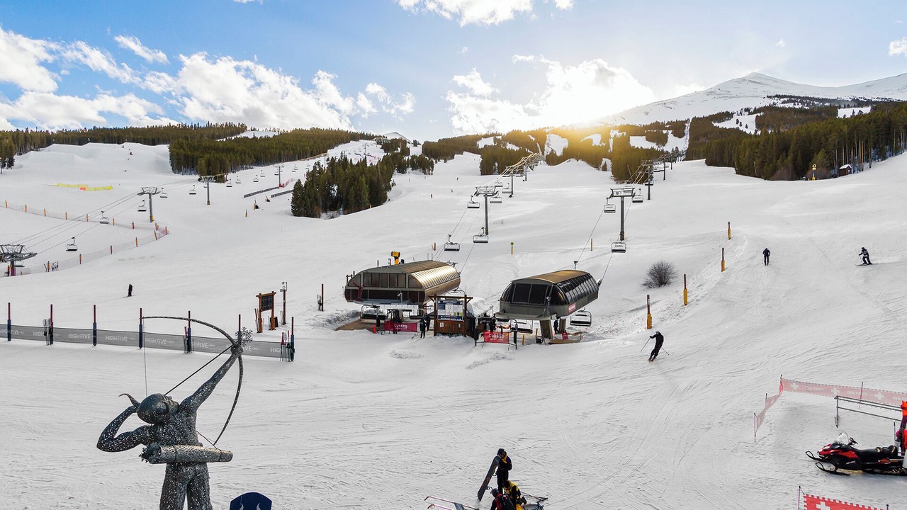 Photo of Others in Peak 8