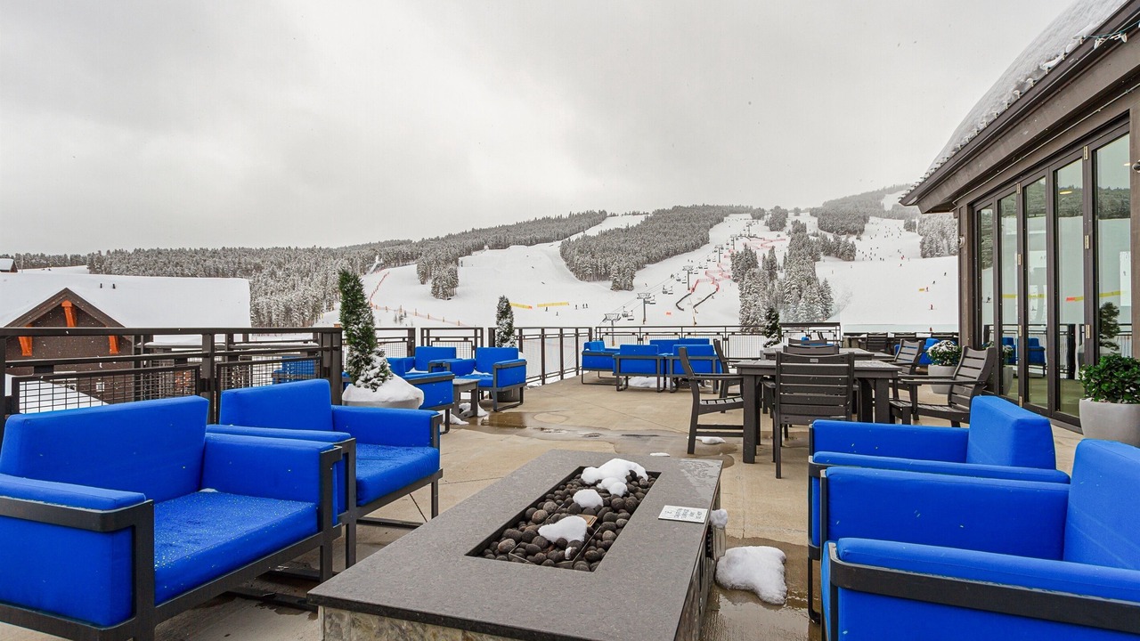 Photo of Outdoor in Peak 8