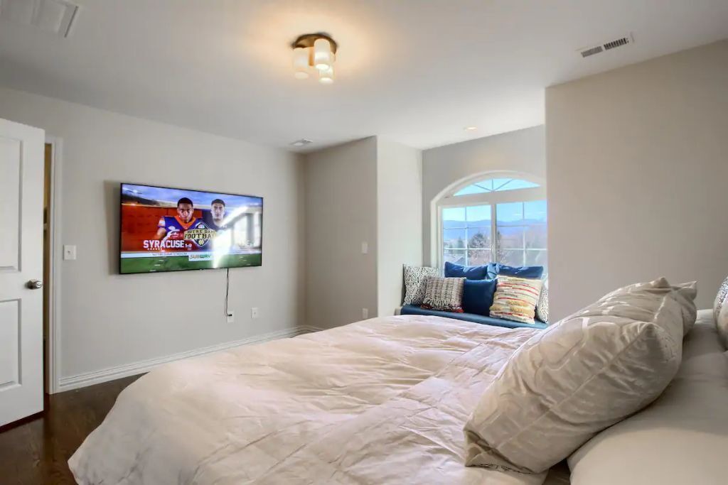 Photo of Bedroom in Ken Caryl