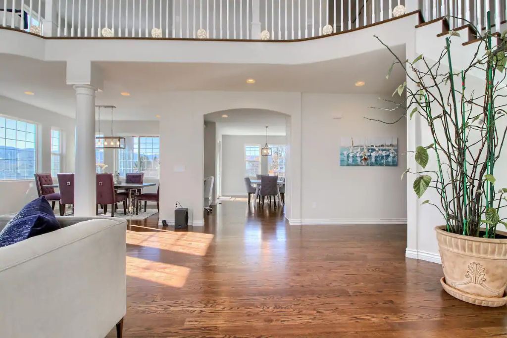 Photo of Livingroom in Ken Caryl
