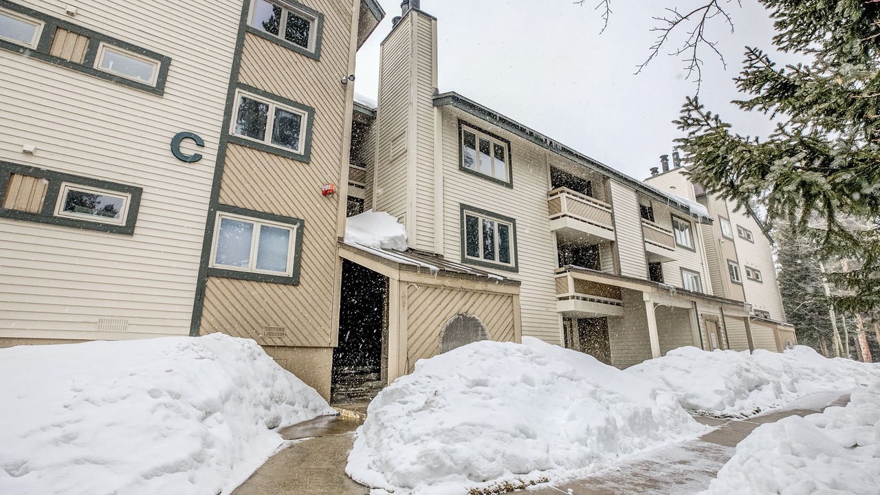 Photo of Outdoor in Peak 8