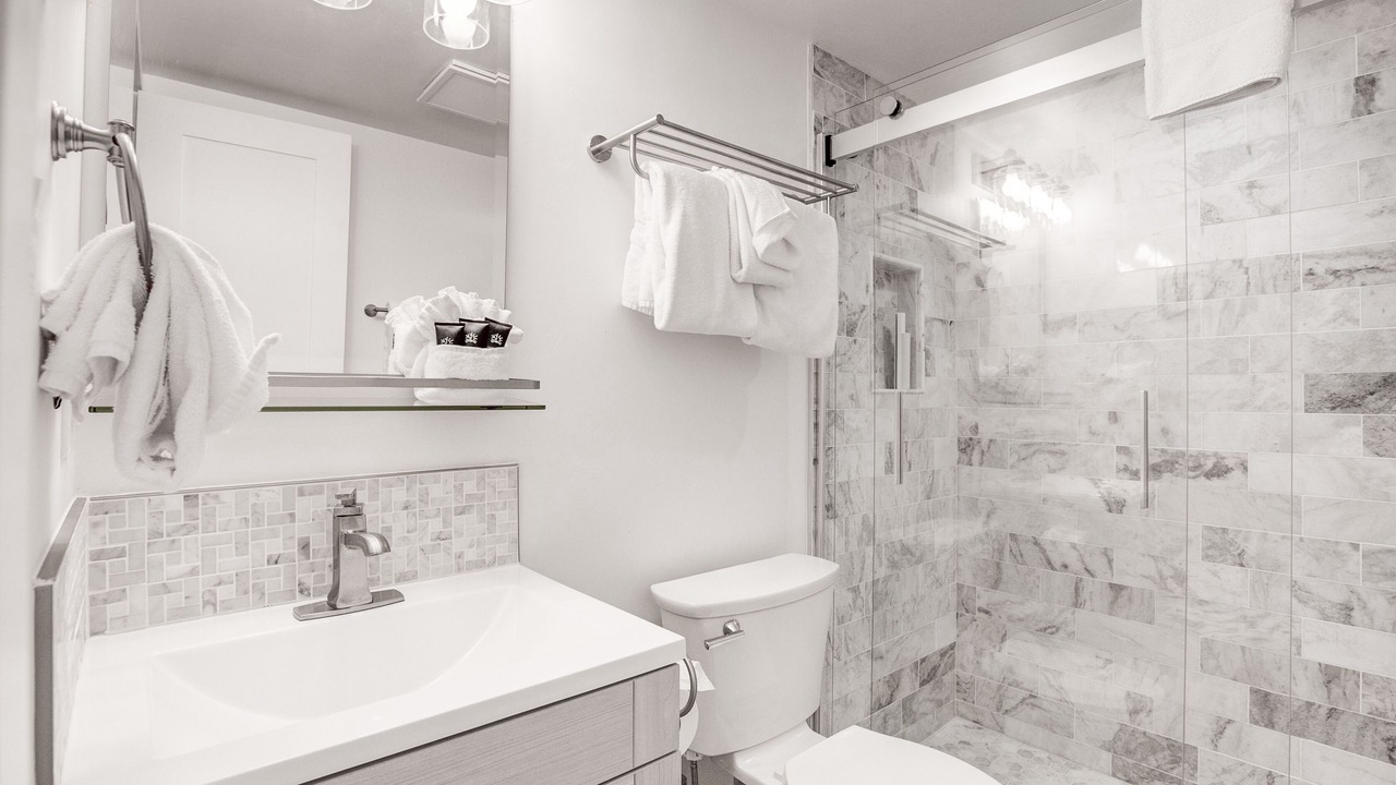 Photo of Bathroom in Peak 8