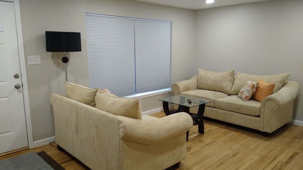Photo of Livingroom in Aurora