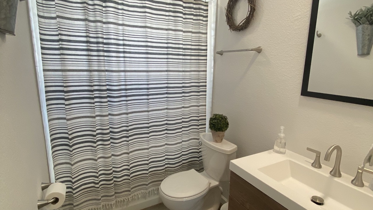 Photo of Bathroom in Montbello