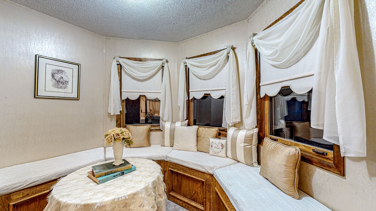 Photo of Livingroom in South Fork