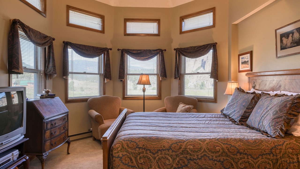 Photo of Bedroom in South Fork