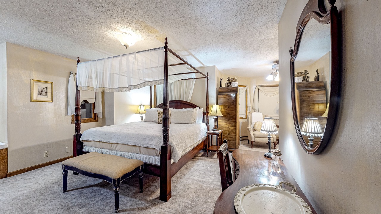 Photo of Bedroom in South Fork