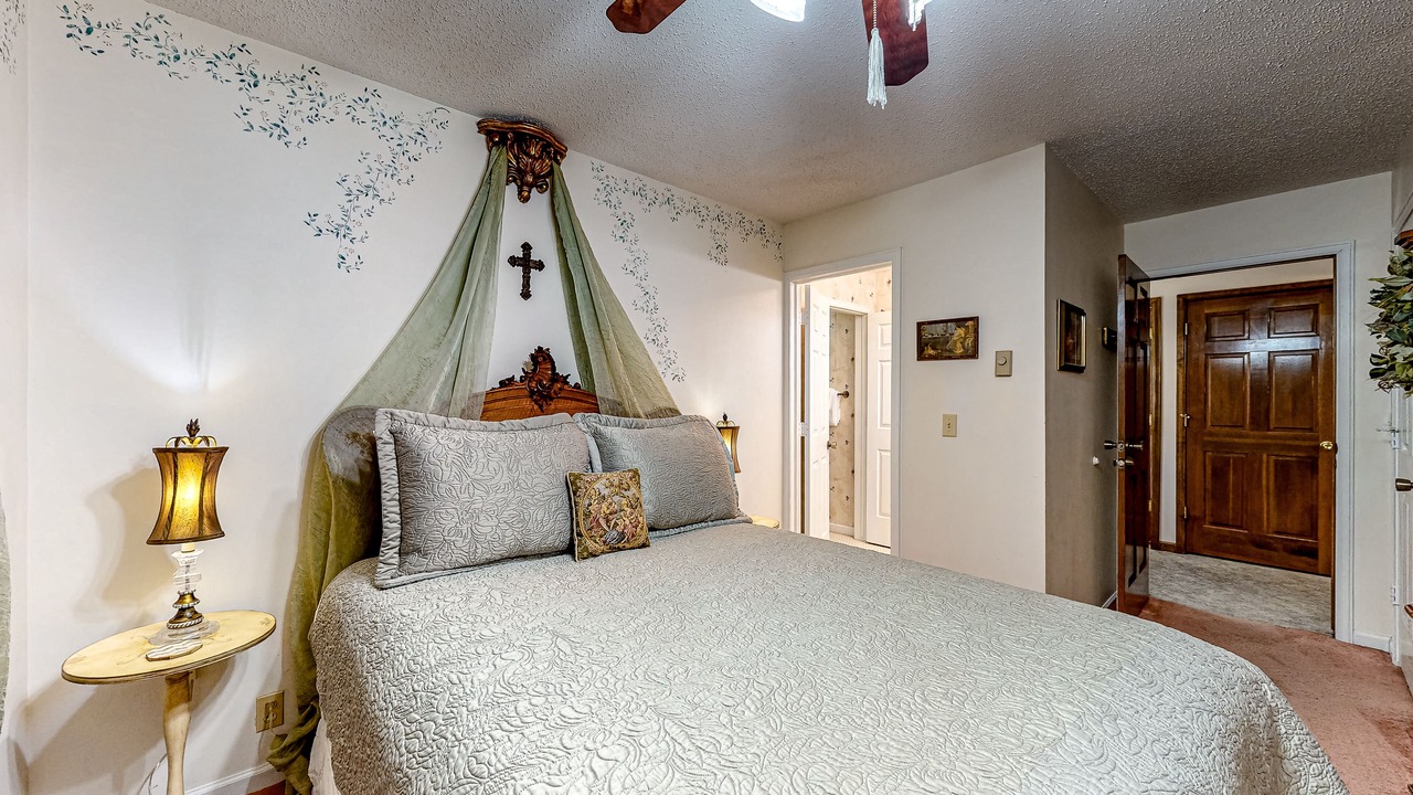 Photo of Bedroom in South Fork