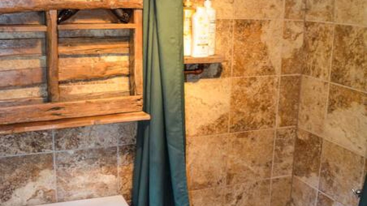 Photo of Bathroom in Drake
