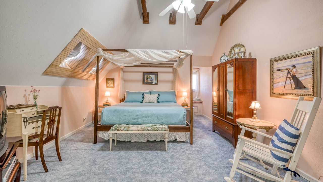 Photo of Bedroom in South Fork
