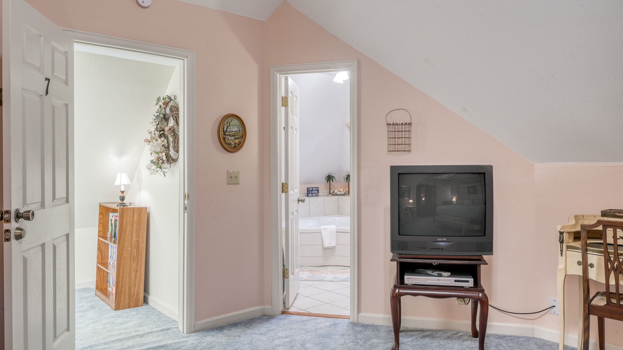 Photo of Bedroom in South Fork