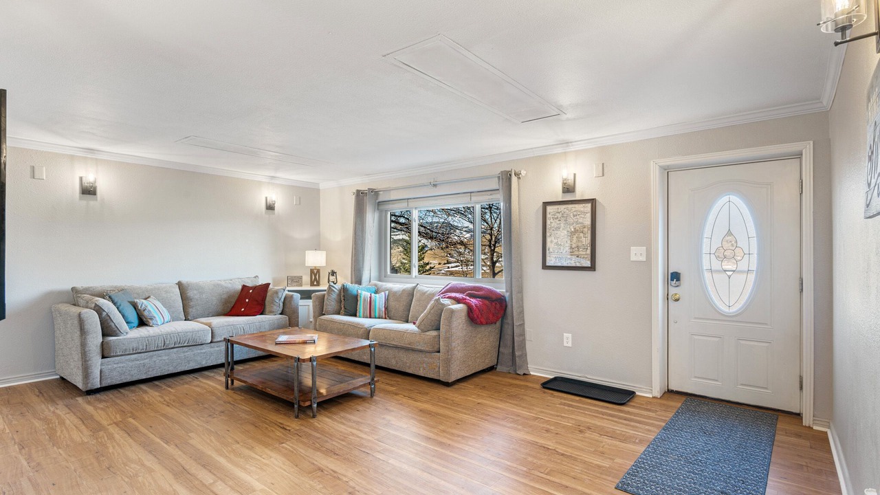 Photo of Livingroom in Loveland