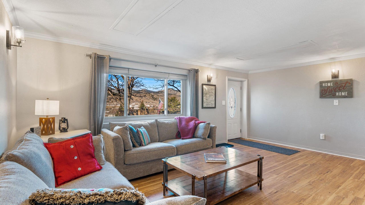 Photo of Livingroom in Loveland