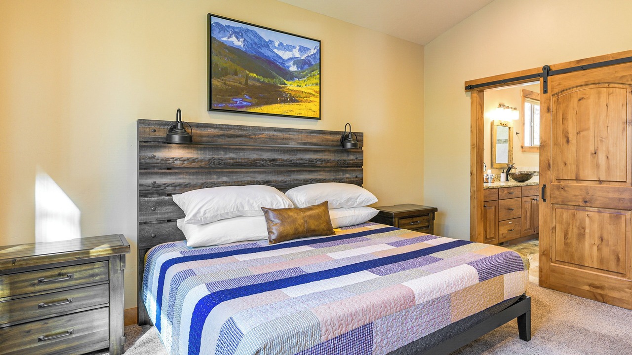 Photo of Bedroom in Twin Creek Village