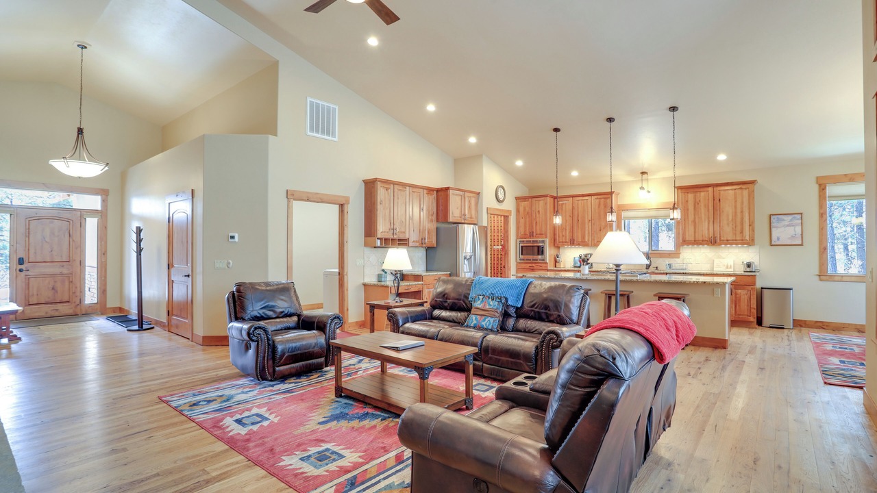 Photo of Livingroom in Twin Creek Village
