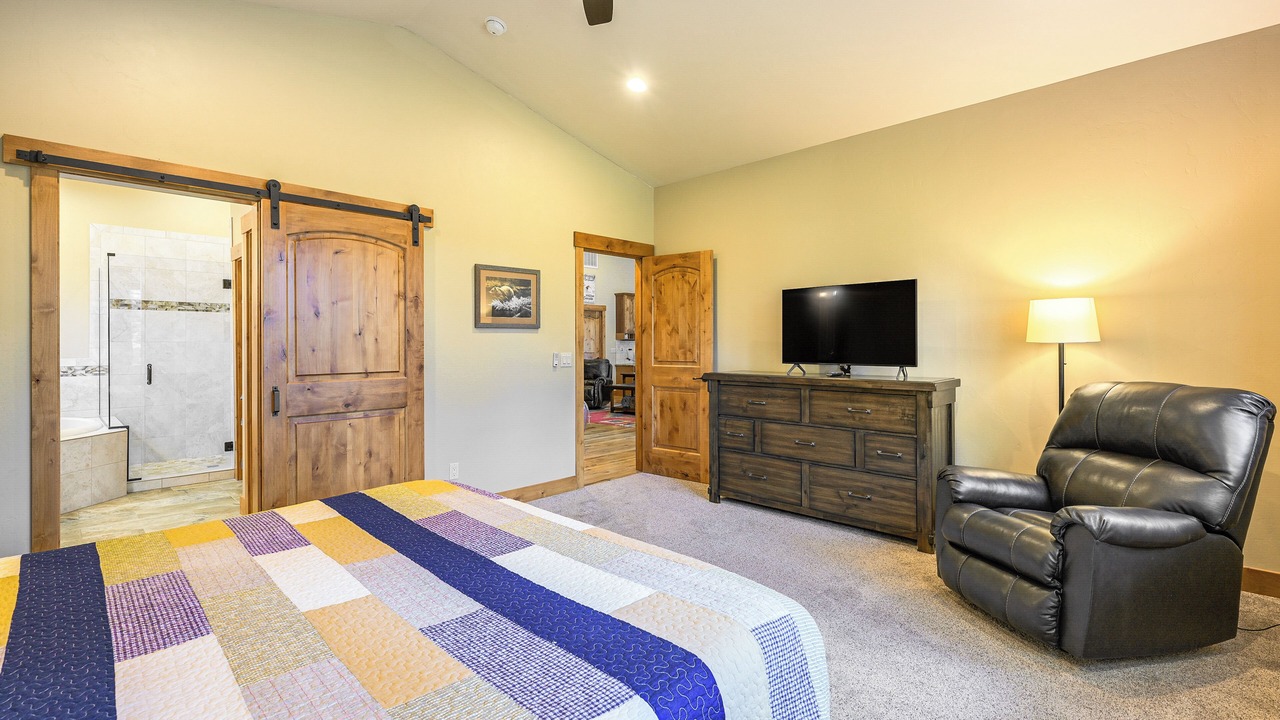 Photo of Bedroom in Twin Creek Village