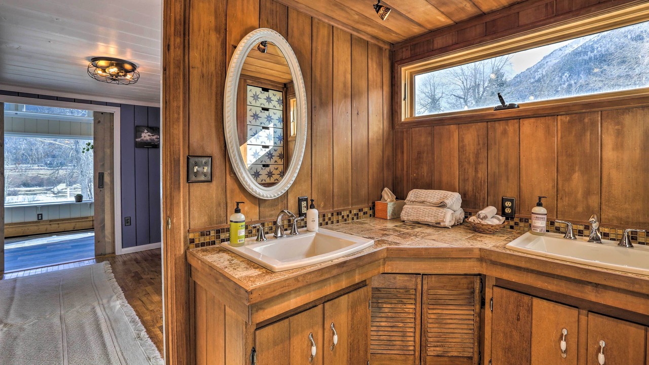 Photo of Bathroom in Twin Lakes