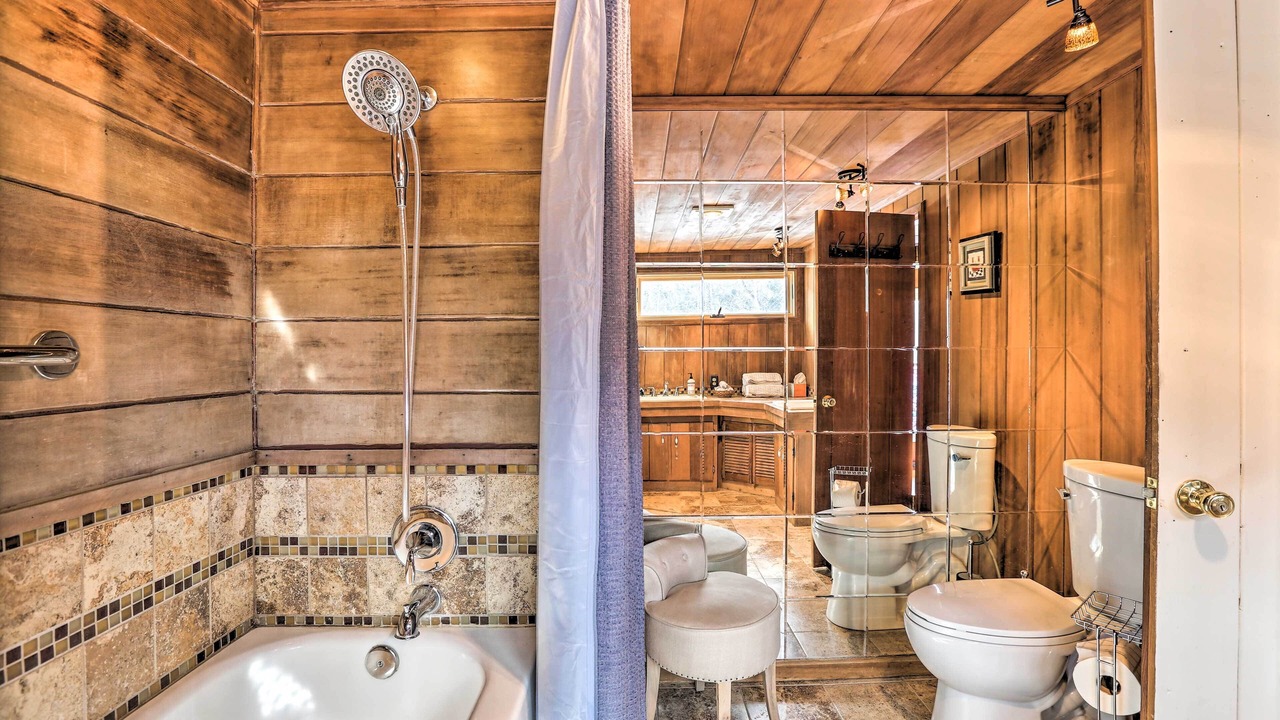 Photo of Bathroom in Twin Lakes