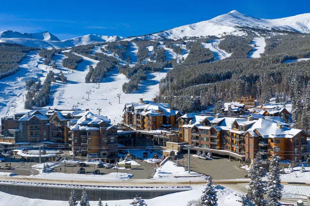 Photo of Outdoor in Peak 8
