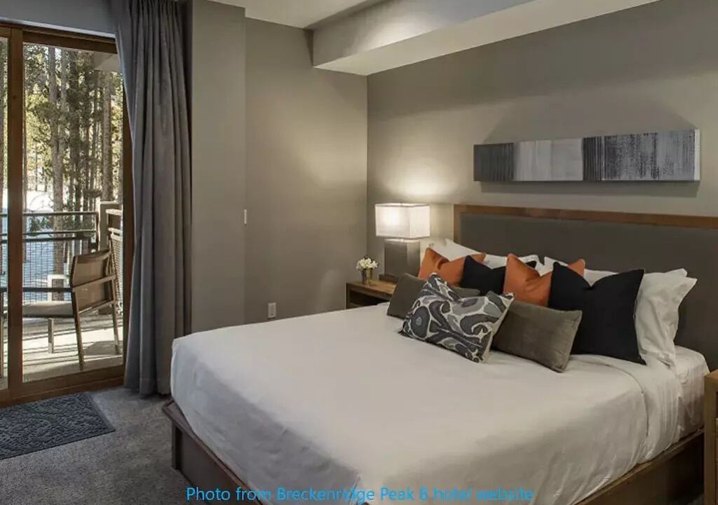 Photo of Bedroom in Peak 8