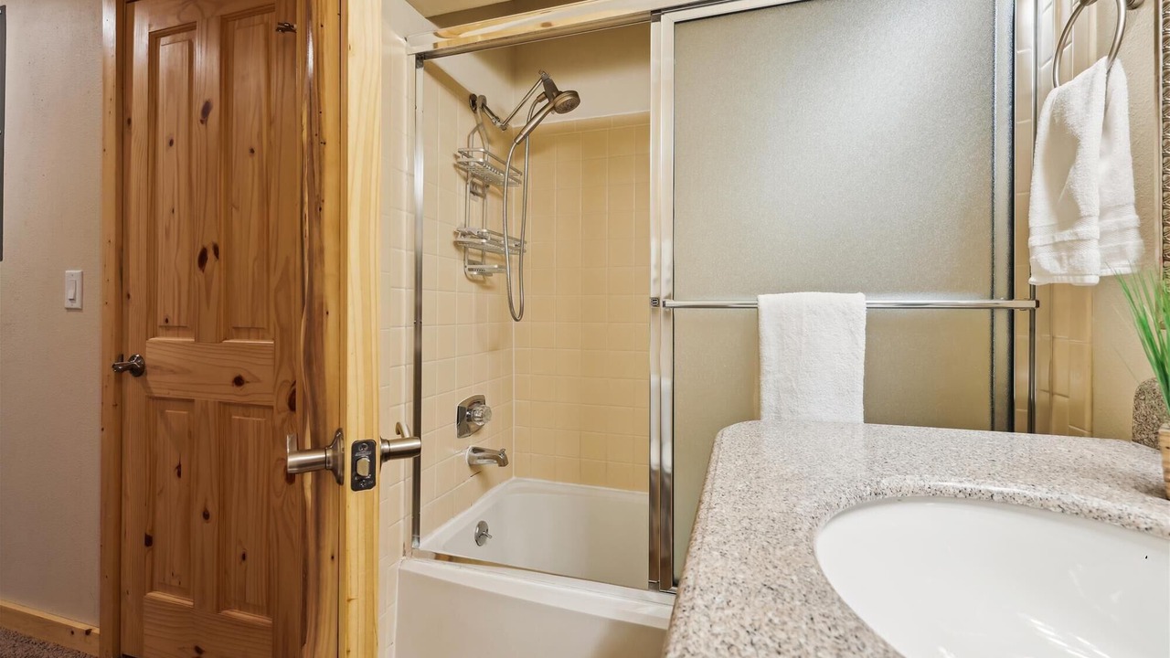 Photo of Bathroom in Four O'Clock