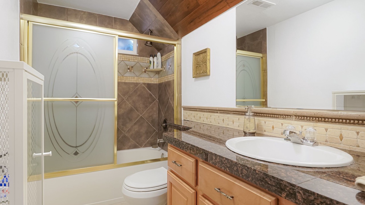Photo of Bathroom in Dupont