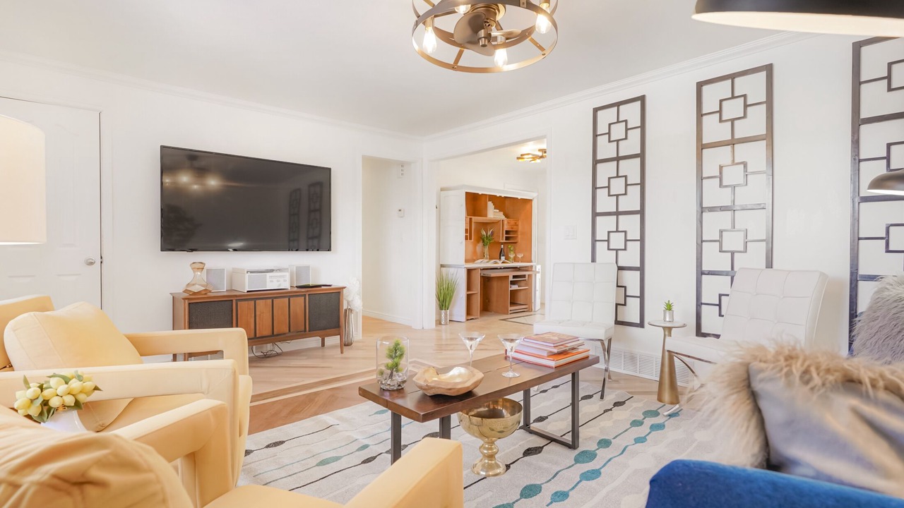 Photo of Livingroom in Dupont
