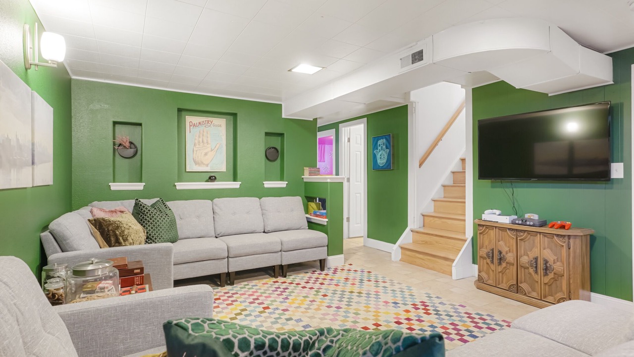 Photo of Livingroom in Dupont